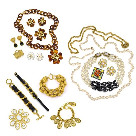 costume chanel intero|Vintage Chanel Costume Jewelry .